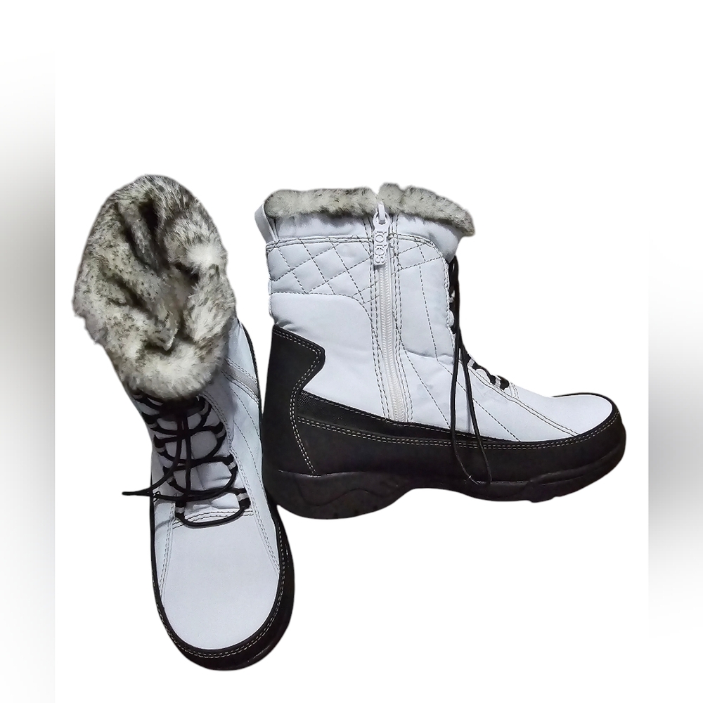 NWOT Women's Eve Winter Boots